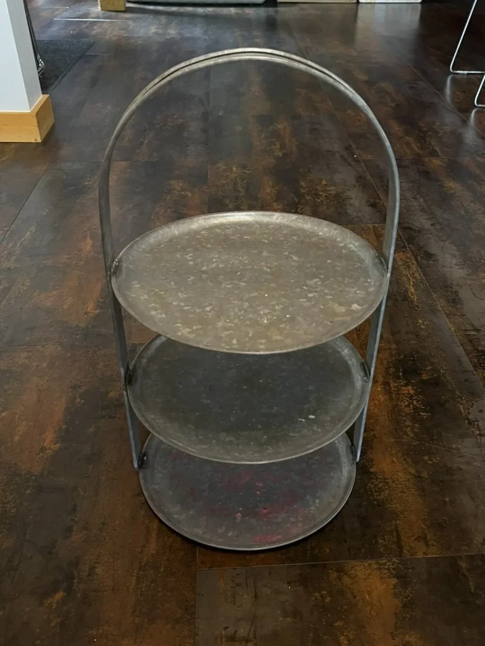 Retro LUSH 3-Tiered Metal Bubble Bar Stand